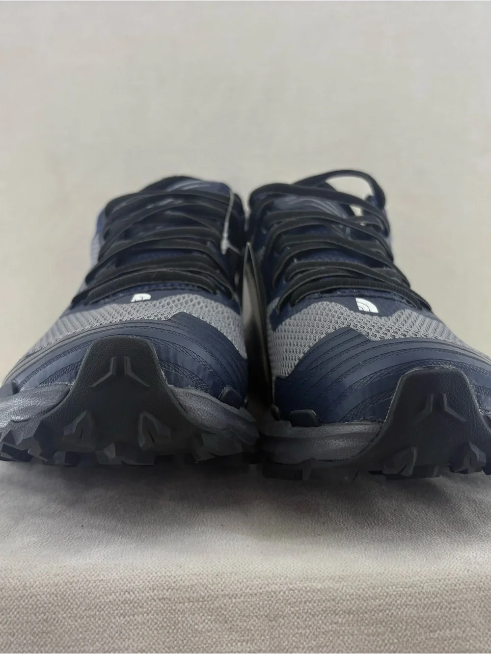 The North Face grey/blue Men's Vectiv Trail Shoe - size 8.5/41 New with tags